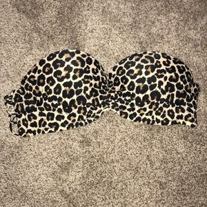 Strapless cheetah print target swim top